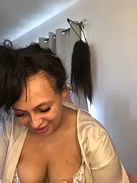 mayawesttt online show from March 11, 2026, 12:54 pm