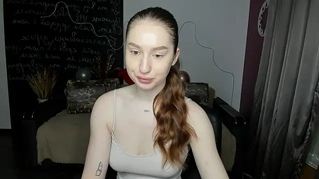 AlicaFoxis online show from March 6, 2026, 6:47 pm