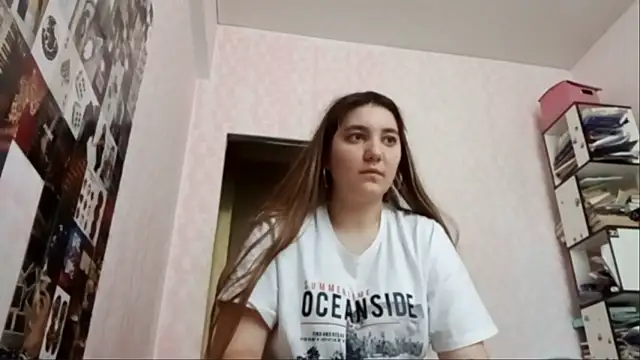 Snapshot of JanineThielman chatting on July 12, 2026, 5:19 am JanineThielman online show from July 12, 2026, 5:19 am