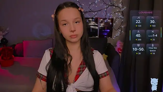 SoftyMooon online show from March 28, 2026, 7:04 pm