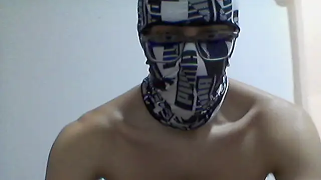 deivimejia18 online show from April 23, 2026, 8:21 pm