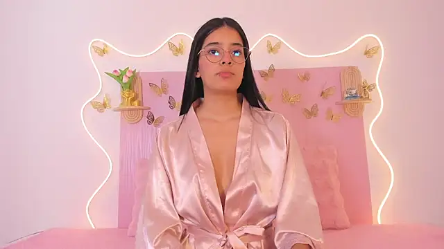 Isaa-queen online show from April 5, 2026, 2:35 pm