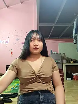 Myna5790 online show from April 18, 2026, 1:52 am