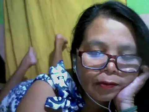 Snapshot of Flowerblossom123 chatting on May 11, 2026, 2:56 pm Flowerblossom123 online show from May 11, 2026, 2:56 pm