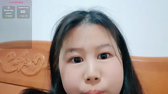 Hannah-33 online show from March 11, 2026, 3:50 pm