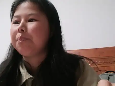 Hannah-33 online show from March 19, 2026, 3:01 pm