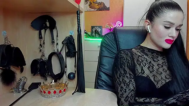 KristiTopxx online show from April 19, 2026, 7:16 pm