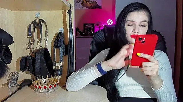 KristiTopxx online show from November 10, 2025, 6:13 pm