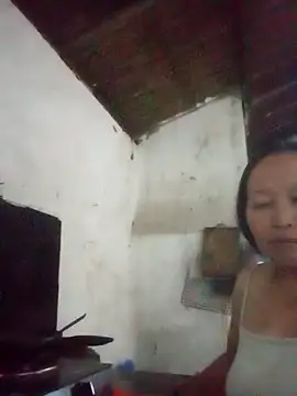 heesuu11 online show from April 13, 2026, 12:53 pm