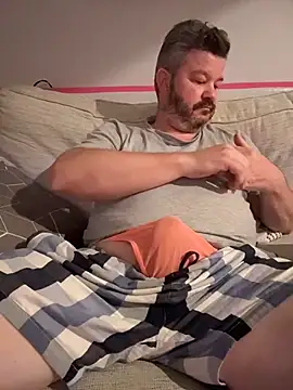 chubbylittlesecret online show from April 5, 2026, 1:51 pm