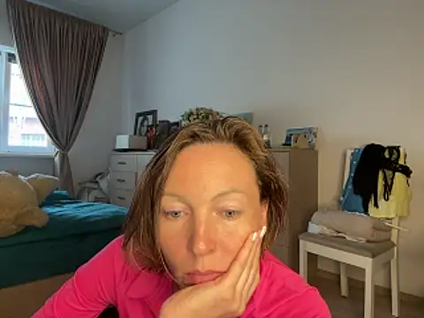 angelicfenix online show from April 1, 2026, 12:06 pm