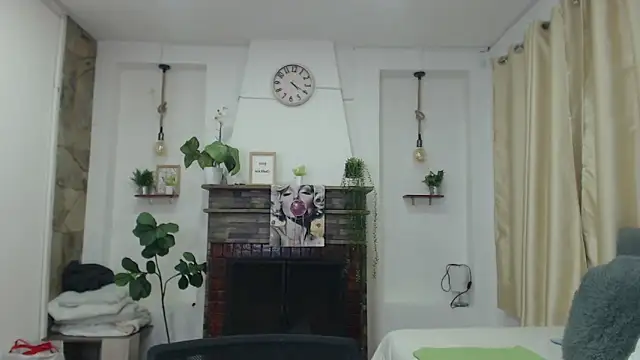 Emma hassani online show from April 20, 2026, 1:56 pm