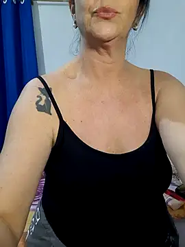 Snapshot of Camilegaucha chatting on August 3, 2026, 11:20 pm Camilegaucha online show from August 3, 2026, 11:20 pm