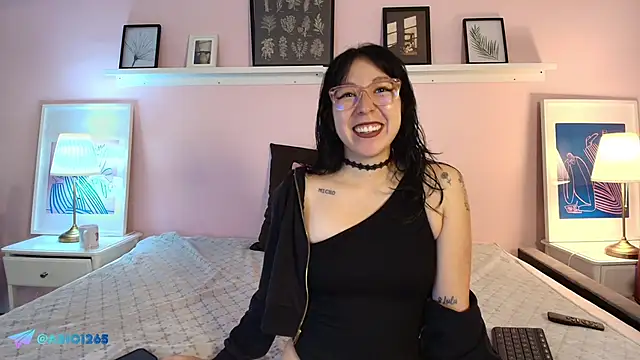 Abigailladyy online show from April 24, 2026, 11:45 am
