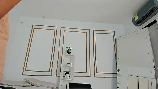 emily gaviria1 online show from March 15, 2026, 12:23 pm