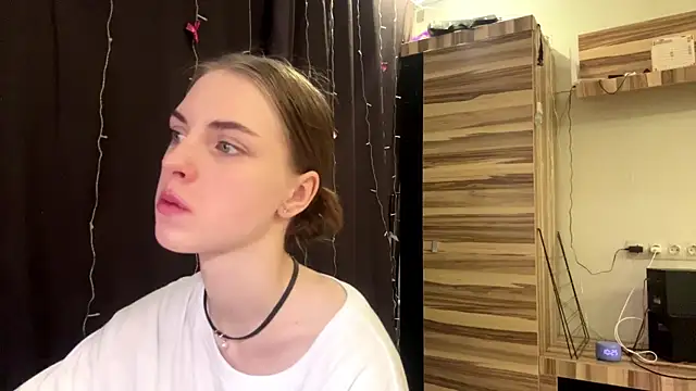 PollyDream online show from March 4, 2026, 7:27 am