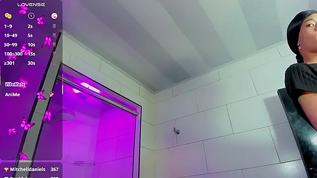 madison mujica  online show from April 18, 2026, 11:12 am