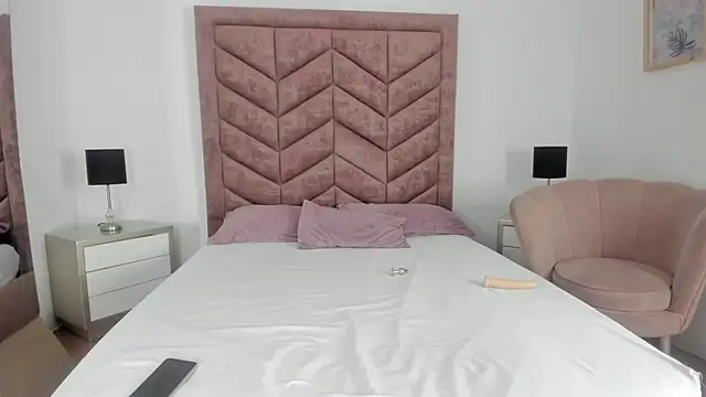 Korall  online show from April 2, 2026, 12:56 pm