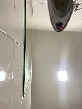 AdaPink  online show from April 18, 2026, 7:07 pm