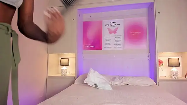 Oshun 444 online show from April 18, 2026, 12:07 pm