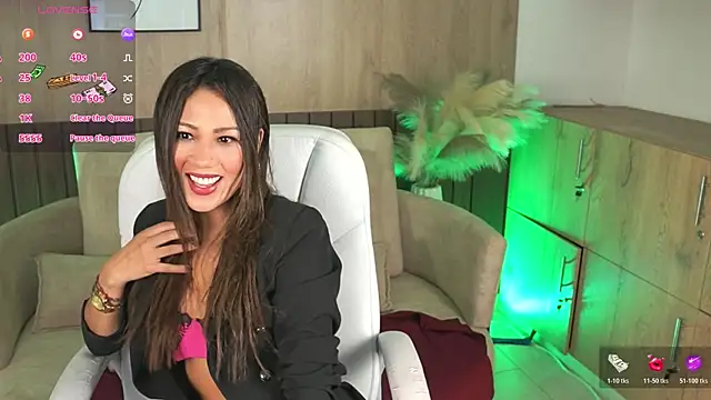 SilviaStoneX online show from March 31, 2026, 11:34 am