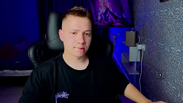 Karl Night  online show from June 10, 2026, 7:26 pm
