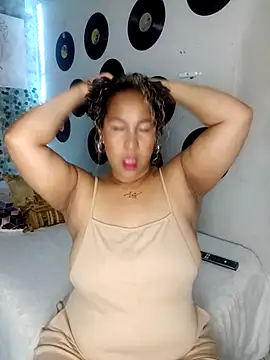 medusafox  online show from April 7, 2026, 8:21 pm