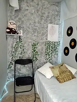 medusafox  online show from April 11, 2026, 4:53 am