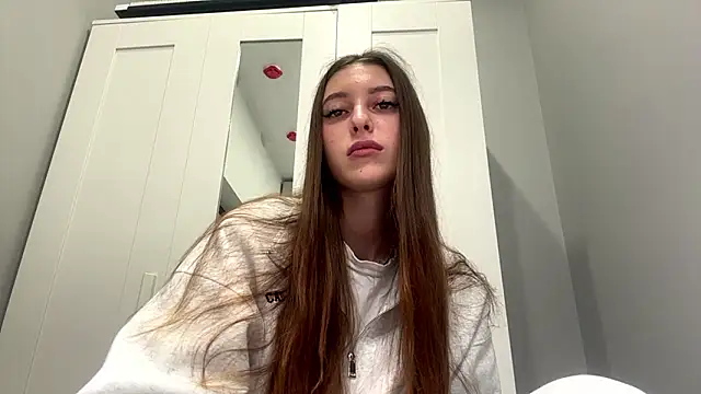 selena favn online show from March 4, 2026, 3:14 am