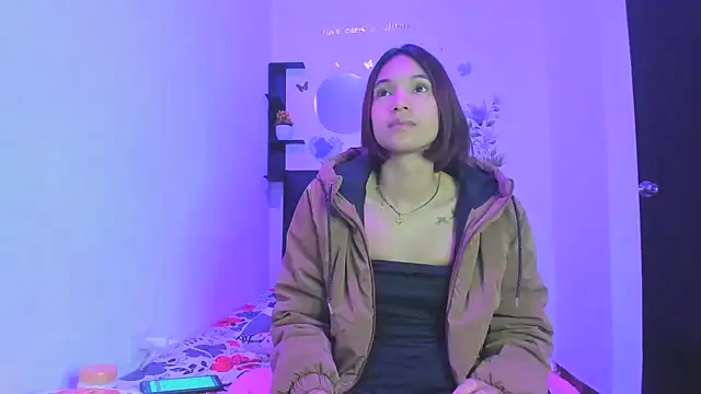 sapphire brown20 online show from April 18, 2026, 10:21 pm