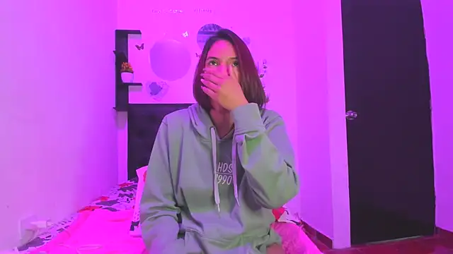 sapphire brown20 online show from April 18, 2026, 1:19 am