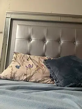 Snapshot of KimberlyBrenda chatting on March 1, 2026, 7:25 pm KimberlyBrenda online show from March 1, 2026, 7:25 pm