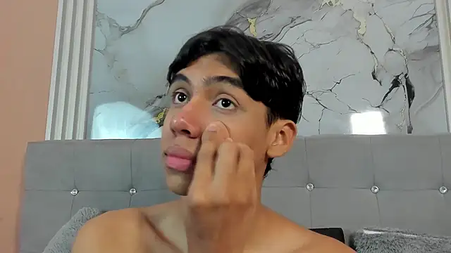 Eros Lux online show from April 19, 2026, 2:51 pm