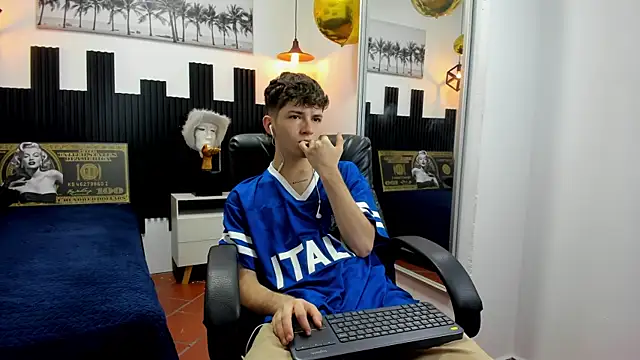 Snapshot of trevor_mob chatting on June 17, 2026, 4:28 pm trevor mob online show from June 17, 2026, 4:28 pm