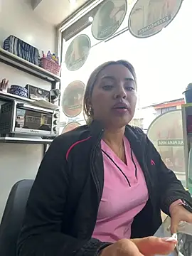 Snapshot of RubiaMorena chatting on June 29, 2026, 6:18 pm RubiaMorena online show from June 29, 2026, 6:18 pm
