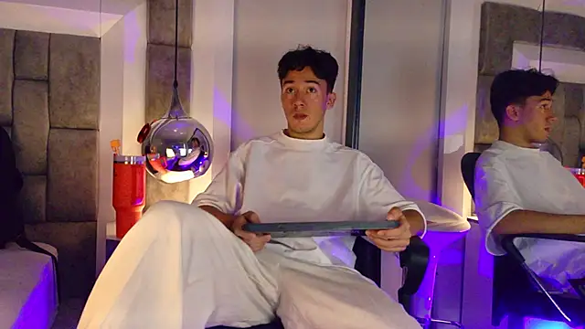 Austin Reedss online show from April 18, 2026, 1:35 pm