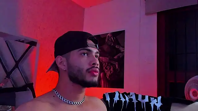 Vincentblack online show from April 13, 2026, 5:44 am