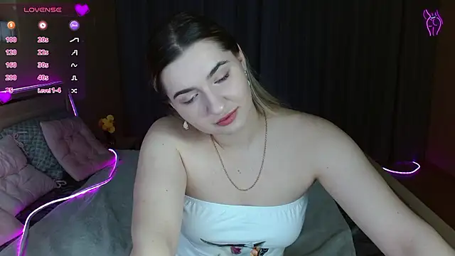 Smi1eF1ower online show from March 3, 2026, 10:39 pm