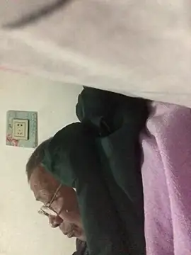 yaocaobi8 online show from March 23, 2026, 12:49 pm