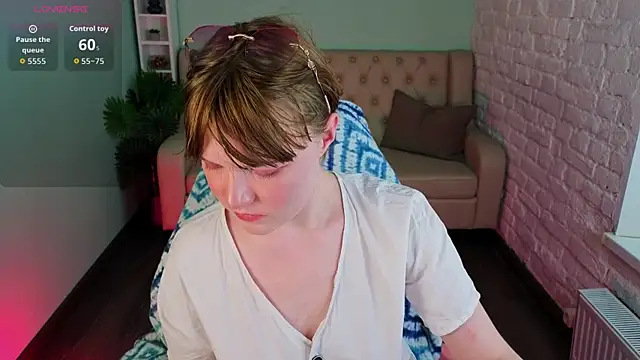  DreamLuna1  online show from April 21, 2026, 1:50 pm