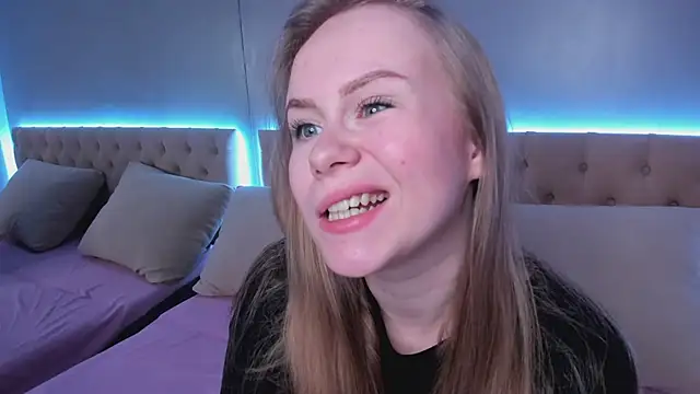 stacy moorex online show from June 3, 2026, 8:35 pm