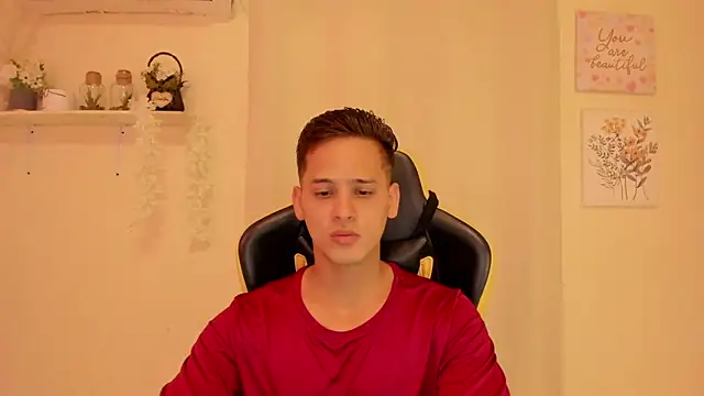 sexy andres01 online show from May 1, 2026, 2:11 pm