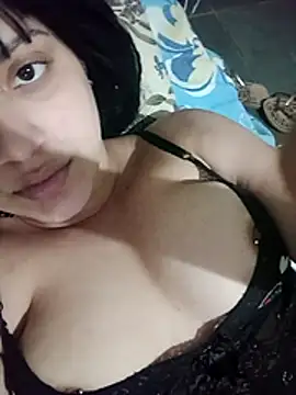 Snapshot of Scarlat777 chatting on June 7, 2026, 7:19 pm Scarlat777 online show from June 7, 2026, 7:19 pm