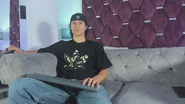 TonyBenedetti online show from April 27, 2026, 8:18 pm