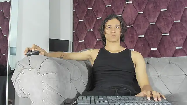 TonyBenedetti online show from May 27, 2026, 9:33 pm