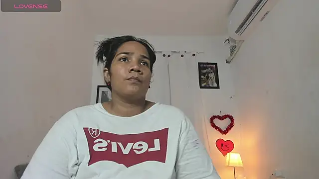 Snapshot of mariana_villa72 chatting on June 24, 2026, 2:15 pm mariana villa72 online show from June 24, 2026, 2:15 pm
