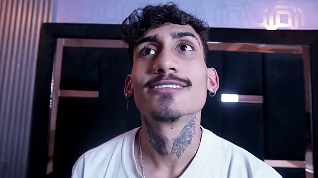 Dark Eros  online show from April 19, 2026, 3:51 am