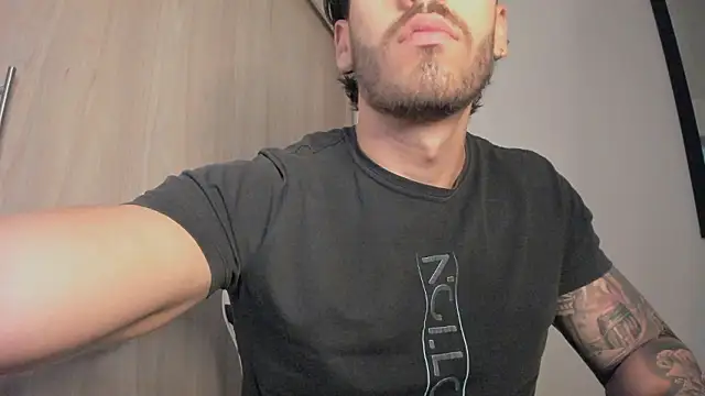 Axel  Blaze online show from March 4, 2026, 1:41 pm