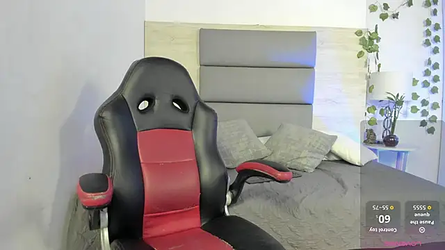 ViolettaRoux online show from March 11, 2026, 1:05 pm