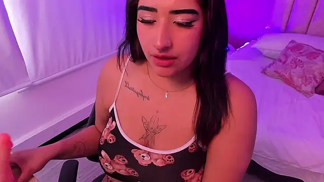 Azaleaa   online show from March 7, 2026, 9:31 pm